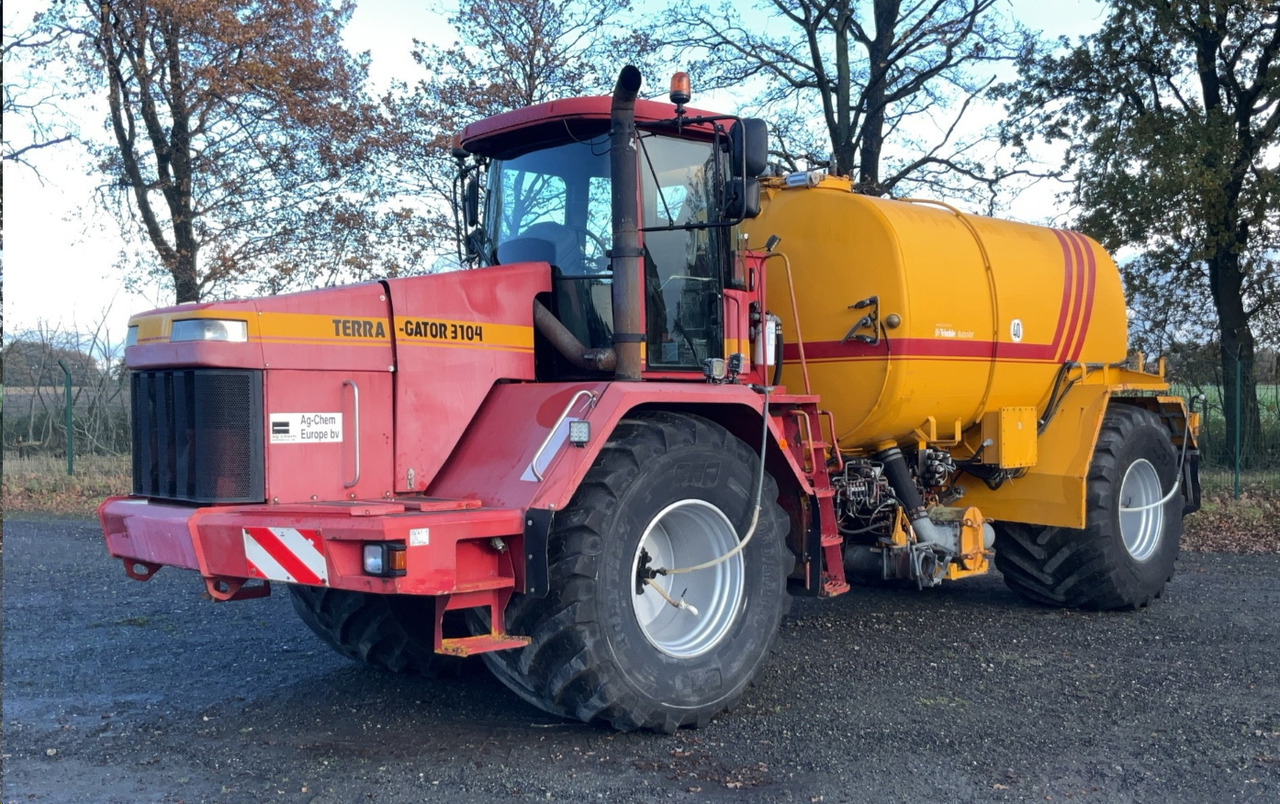 TERRA-GATOR TG 3104 Self-propelled liquid manure spreader - Organisko mēslu izkliedētājs: foto 1 TERRA-GATOR TG 3104 Self-propelled liquid manure spreader - Organisko mēslu izkliedētājs: foto 1