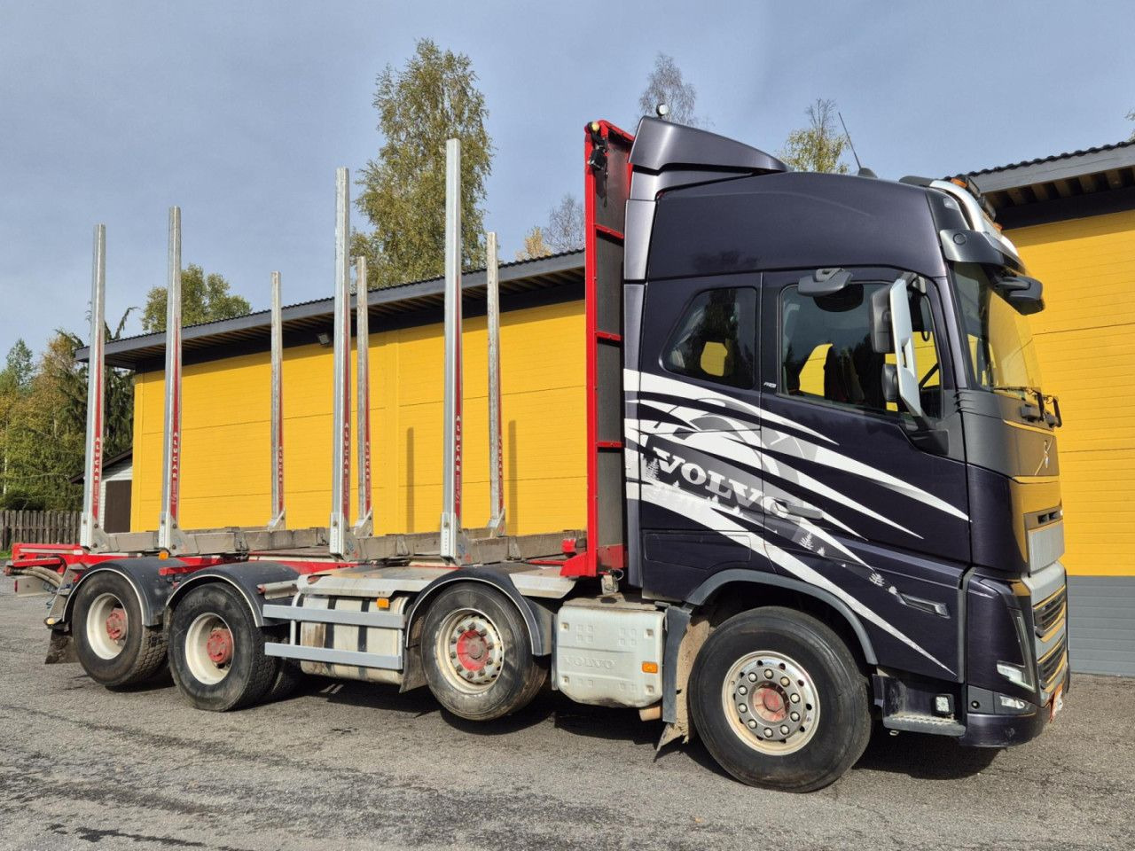 VOLVO FH 750 8x4 / 2 lifted axles / timber truck - Šasija kravas automašīna: foto 3 VOLVO FH 750 8x4 / 2 lifted axles / timber truck - Šasija kravas automašīna: foto 3