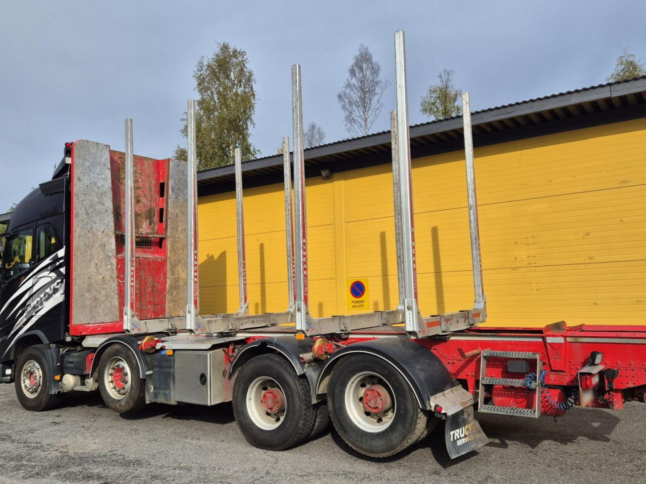 VOLVO FH 750 8x4 / 2 lifted axles / timber truck - Šasija kravas automašīna: foto 2 VOLVO FH 750 8x4 / 2 lifted axles / timber truck - Šasija kravas automašīna: foto 2