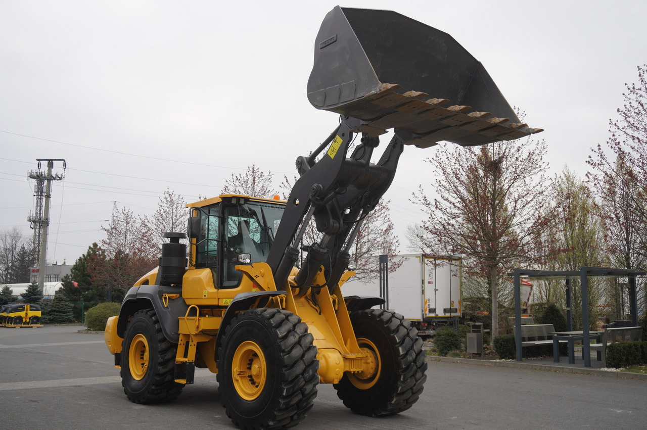 VOLVO L120H - Riteņu iekrāvējs: foto 4 VOLVO L120H - Riteņu iekrāvējs: foto 4