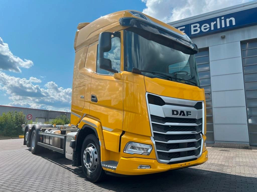 Jaunā Konteineru vedējs/ Kravas automašīna ar noņemamā virsbūve DAF XG 480 FAN 6x2 SDG Standklima SOFORT VERFÜGBAR: foto 1