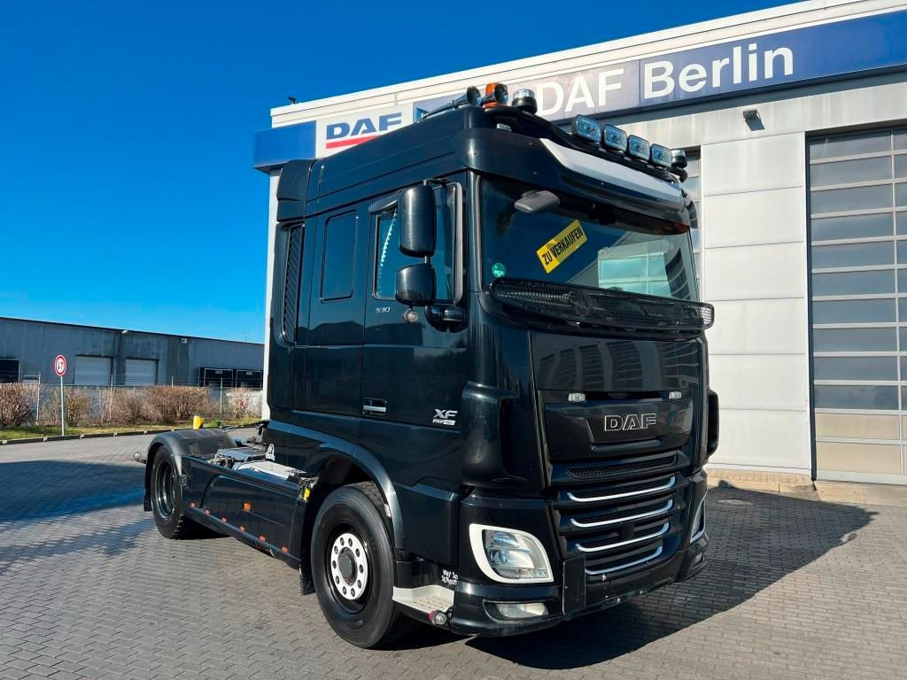 DAF XF 530 FT SC 4x4 PXP Intarder Kipphydraulik - Vilcējs: foto 1 DAF XF 530 FT SC 4x4 PXP Intarder Kipphydraulik - Vilcējs: foto 1