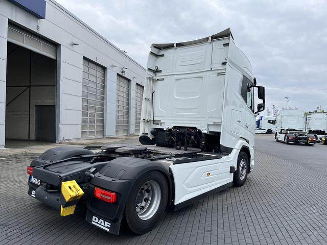 DAF XG+ 480 FT TraXon Intarder Standklima 2 x Tank - Vilcējs: foto 4 DAF XG+ 480 FT TraXon Intarder Standklima 2 x Tank - Vilcējs: foto 4