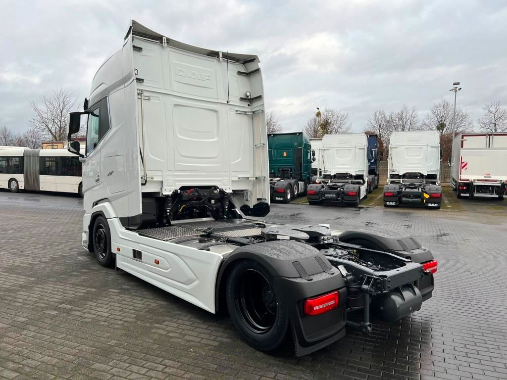 DAF XG+ 480 LD, MODELLJAHR 2025, Seitenverkleidungen - Vilcējs: foto 4 DAF XG+ 480 LD, MODELLJAHR 2025, Seitenverkleidungen - Vilcējs: foto 4