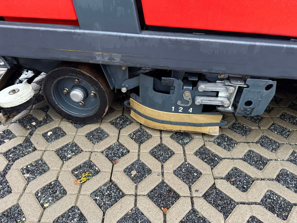 Grīdas mazgāšanas iekārta Hakomatic B1100 Kehr- Nass- Scheuersaugmaschine: foto 13