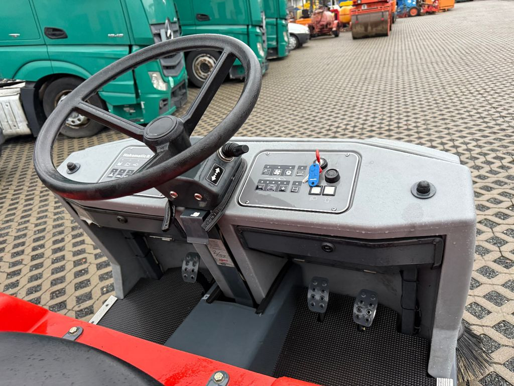 Grīdas mazgāšanas iekārta Hakomatic B1100 Kehr- Nass- Scheuersaugmaschine: foto 6