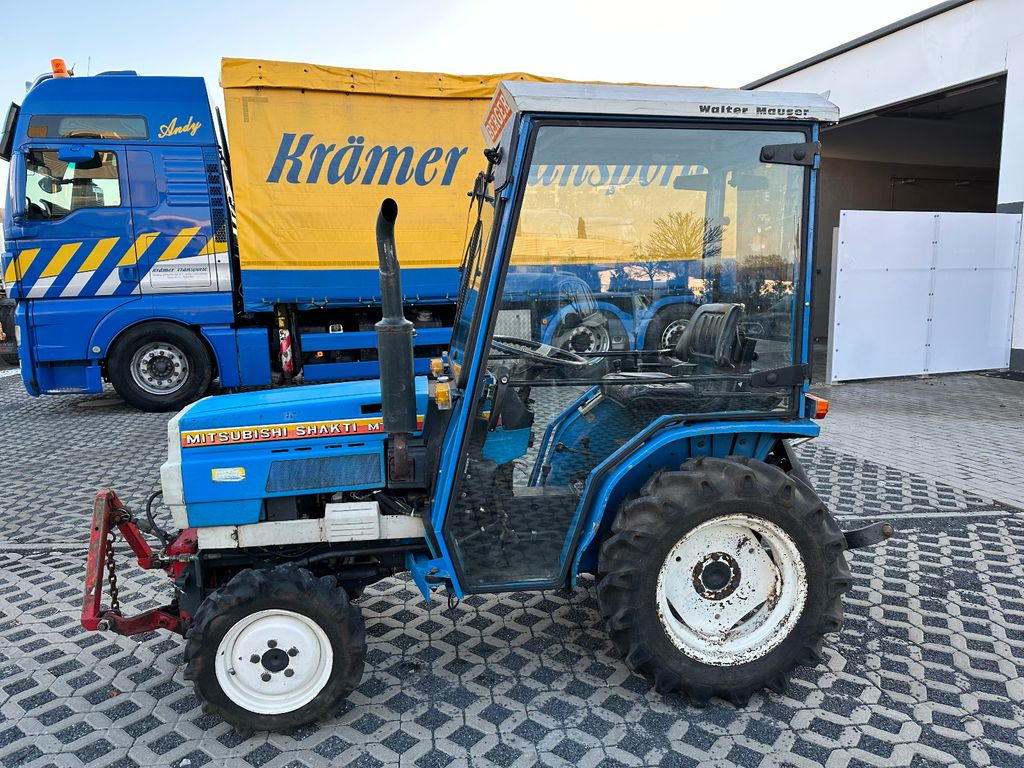 Mitsubishi MT 180 DL Winterdienst und mäherwerk - Komunālais traktors: foto 4 Mitsubishi MT 180 DL Winterdienst und mäherwerk - Komunālais traktors: foto 4