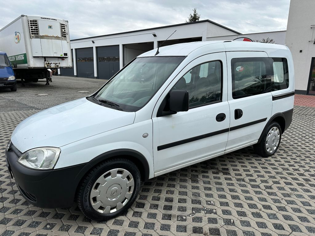 Opel Combo 1.4 TWINPORT ECOTEC Arizona - Pasažieru furgons: foto 5 Opel Combo 1.4 TWINPORT ECOTEC Arizona - Pasažieru furgons: foto 5