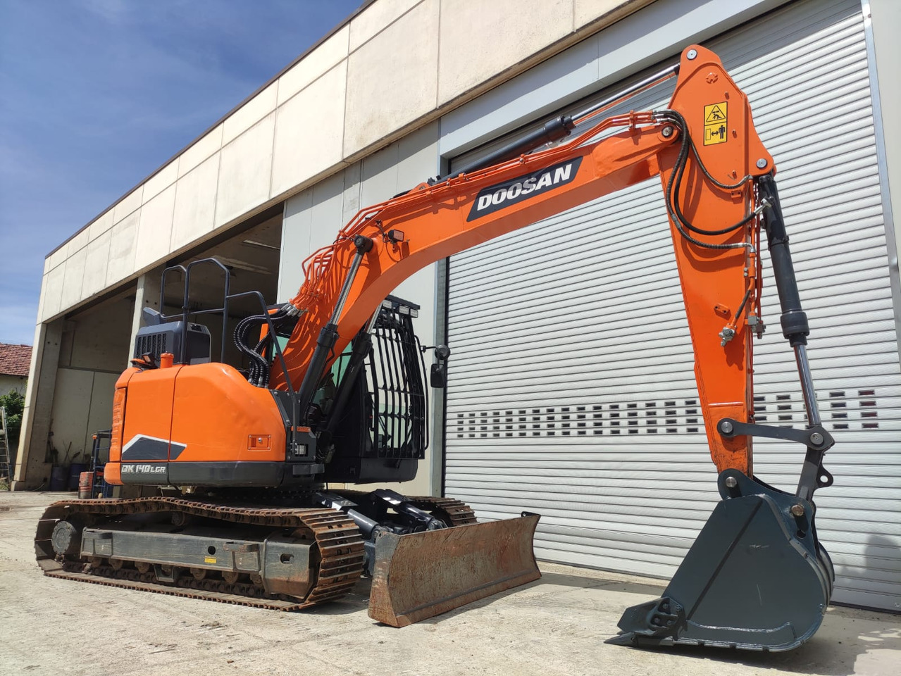 DOOSAN DX140LCR-7 - Kāpurķēžu ekskavators: foto 3 DOOSAN DX140LCR-7 - Kāpurķēžu ekskavators: foto 3
