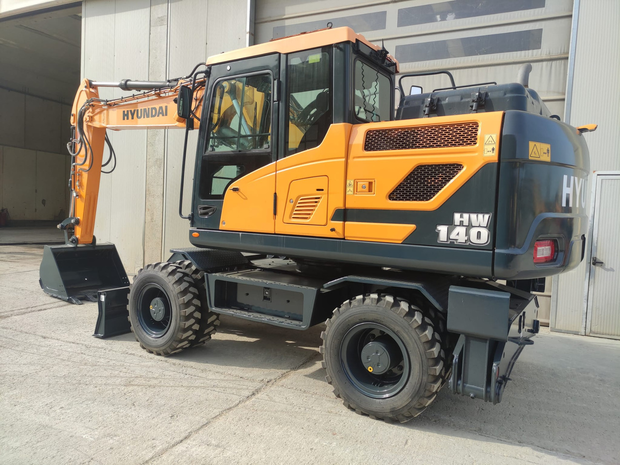 HYUNDAI HW140 - Riteņu ekskavators: foto 4 HYUNDAI HW140 - Riteņu ekskavators: foto 4