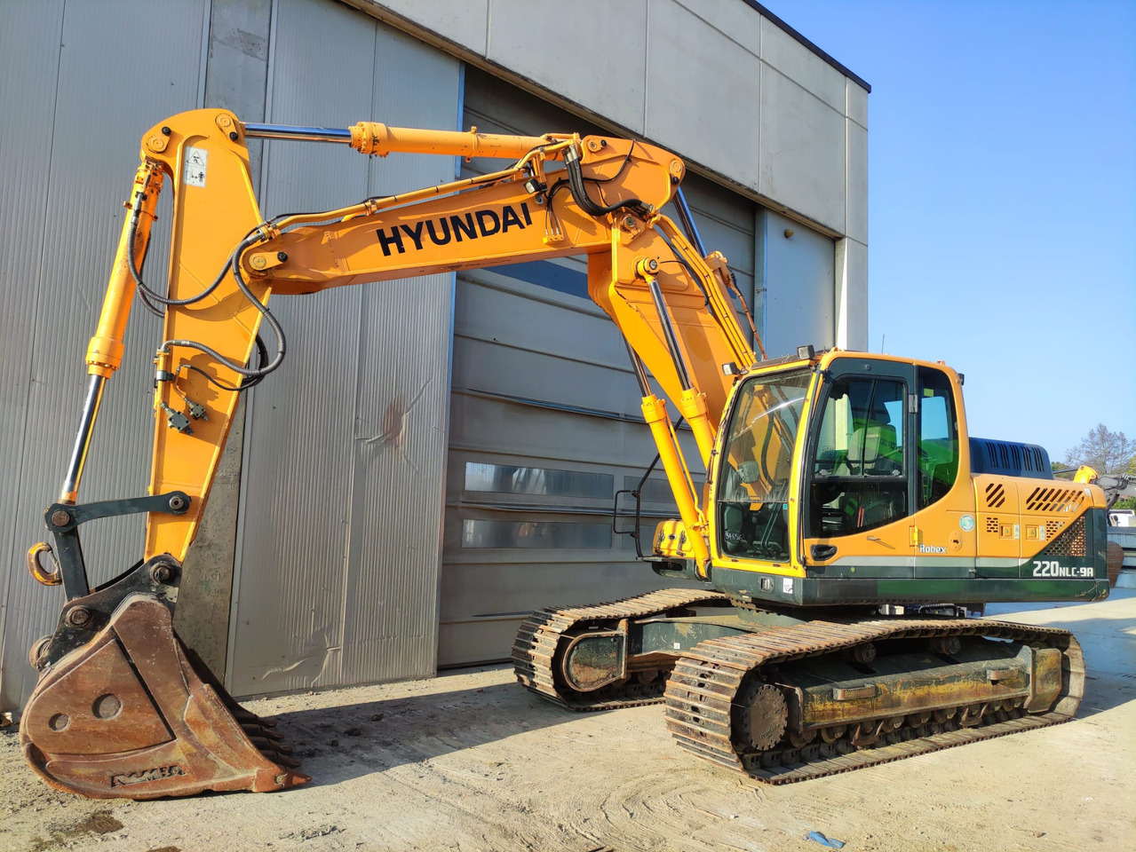 Hyundai R220NLC-9A - Kāpurķēžu ekskavators: foto 1 Hyundai R220NLC-9A - Kāpurķēžu ekskavators: foto 1