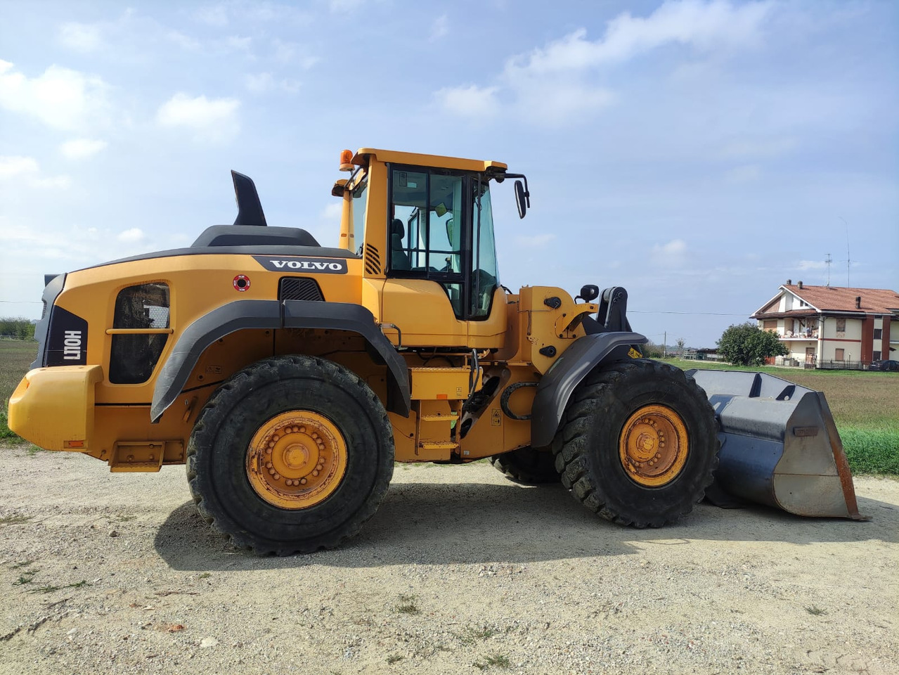 VOLVO L110H - Riteņu iekrāvējs: foto 3 VOLVO L110H - Riteņu iekrāvējs: foto 3