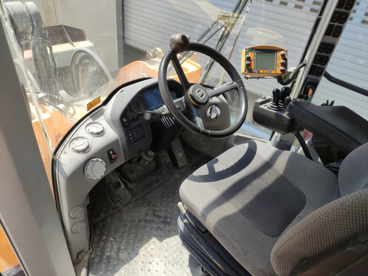 VOLVO L150H - Riteņu iekrāvējs: foto 5 VOLVO L150H - Riteņu iekrāvējs: foto 5