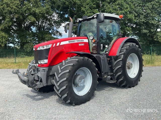 2010 Massey Ferguson 8680 Dyna-VT 4WD Tractor - Traktors: foto 2 2010 Massey Ferguson 8680 Dyna-VT 4WD Tractor - Traktors: foto 2