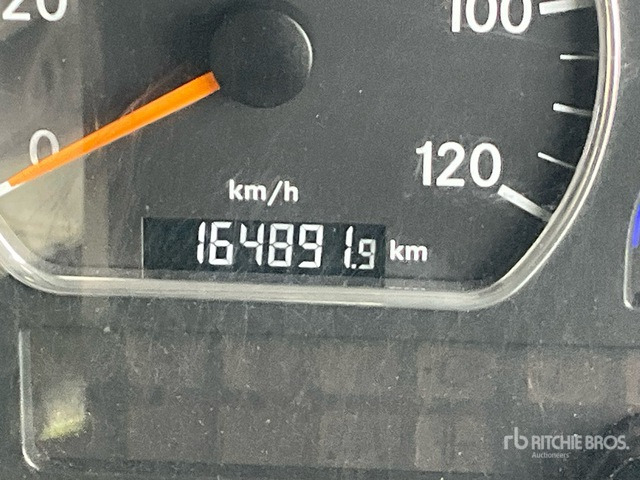 2013 Mercedes-Benz 1324 4x2 Sweeper Truck - Ielu tīrīšanas mašīna: foto 5 2013 Mercedes-Benz 1324 4x2 Sweeper Truck - Ielu tīrīšanas mašīna: foto 5