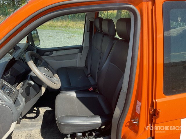 2019 Volkswagen T6 Transporter 4x2 Crew Cab Flatbed Truck - Bortu kravas automašīna/ Platforma: foto 5 2019 Volkswagen T6 Transporter 4x2 Crew Cab Flatbed Truck - Bortu kravas automašīna/ Platforma: foto 5