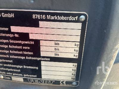 FENDT 828 VARIO SCR P Plus - Traktors: foto 5 FENDT 828 VARIO SCR P Plus - Traktors: foto 5