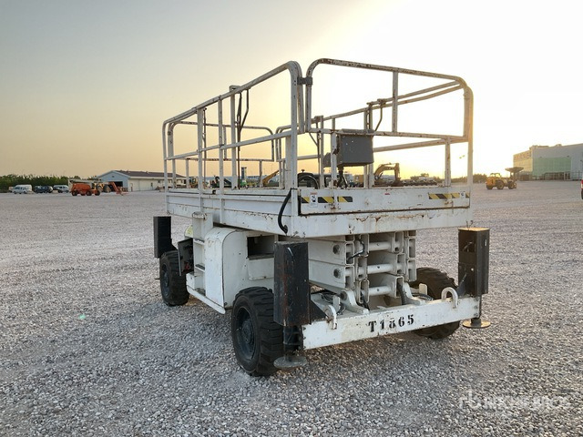 2004 Haulotte H12SX 4x4 Scissor Lift - Šķērveida pacēlājs: foto 3 2004 Haulotte H12SX 4x4 Scissor Lift - Šķērveida pacēlājs: foto 3