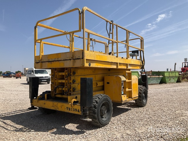 2004 Haulotte H15SX 4x4 Diesel Scissor Lift - Šķērveida pacēlājs: foto 3 2004 Haulotte H15SX 4x4 Diesel Scissor Lift - Šķērveida pacēlājs: foto 3