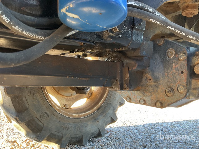 2005 New Holland TD95D 4WD Tractor - Traktors: foto 5 2005 New Holland TD95D 4WD Tractor - Traktors: foto 5