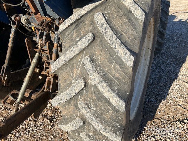 2005 New Holland TD95D 4WD Tractor - Traktors: foto 4 2005 New Holland TD95D 4WD Tractor - Traktors: foto 4