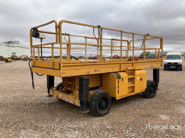 2007 Haulotte H12SXL 4x4 Diesel Scissor Lift - Šķērveida pacēlājs: foto 4 2007 Haulotte H12SXL 4x4 Diesel Scissor Lift - Šķērveida pacēlājs: foto 4