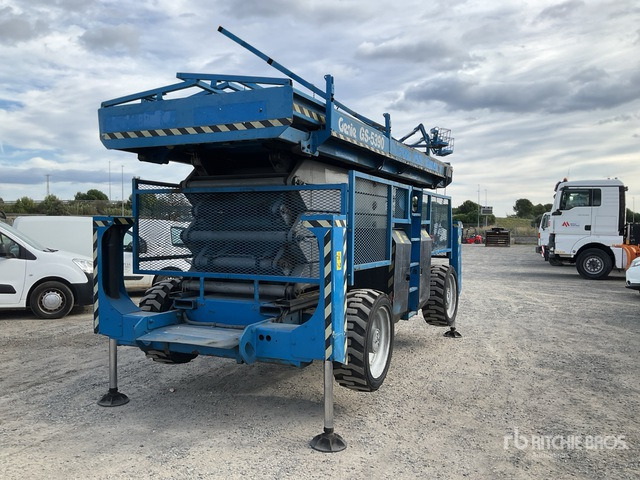 2008 Genie GS-5390RT 4x4 Diesel Scissor Lift - Šķērveida pacēlājs: foto 3 2008 Genie GS-5390RT 4x4 Diesel Scissor Lift - Šķērveida pacēlājs: foto 3