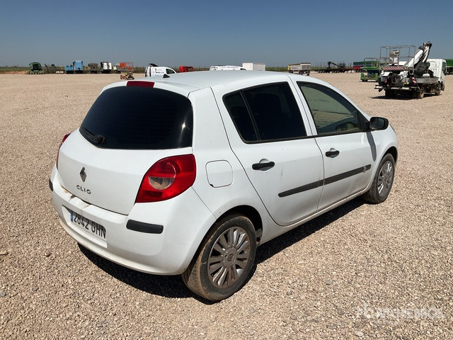 2008 Renault Clio 1.5D (Inoperable) Automobile - Vieglā automašīna: foto 4 2008 Renault Clio 1.5D (Inoperable) Automobile - Vieglā automašīna: foto 4