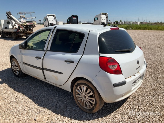 2008 Renault Clio 1.5D (Inoperable) Automobile - Vieglā automašīna: foto 3 2008 Renault Clio 1.5D (Inoperable) Automobile - Vieglā automašīna: foto 3
