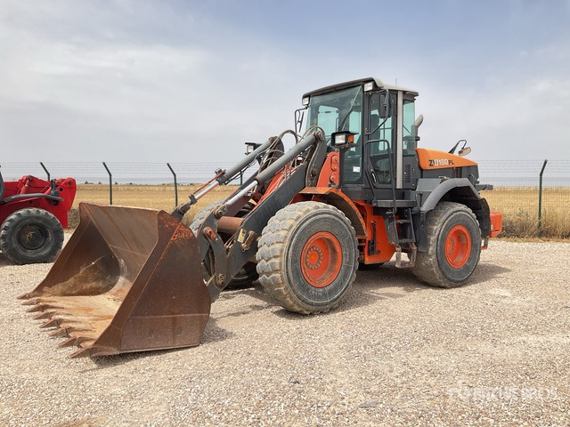 2011 Hitachi ZW180PL Wheel Loader - Riteņu iekrāvējs: foto 1 2011 Hitachi ZW180PL Wheel Loader - Riteņu iekrāvējs: foto 1