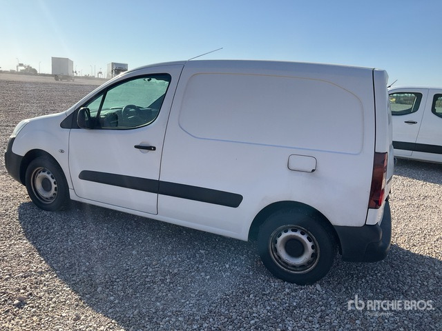 2019 Peugeot Partner Cargo Van - Mazs furgons: foto 4 2019 Peugeot Partner Cargo Van - Mazs furgons: foto 4