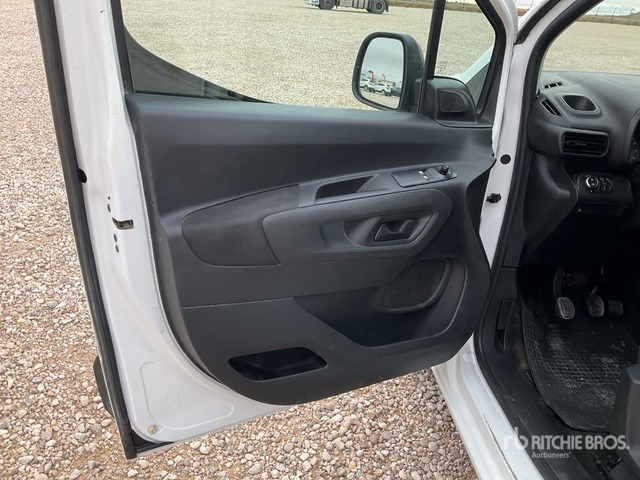 2021 Opel Combo Life Passenger Van - Mikroautobuss, Pasažieru furgons: foto 4 2021 Opel Combo Life Passenger Van - Mikroautobuss, Pasažieru furgons: foto 4