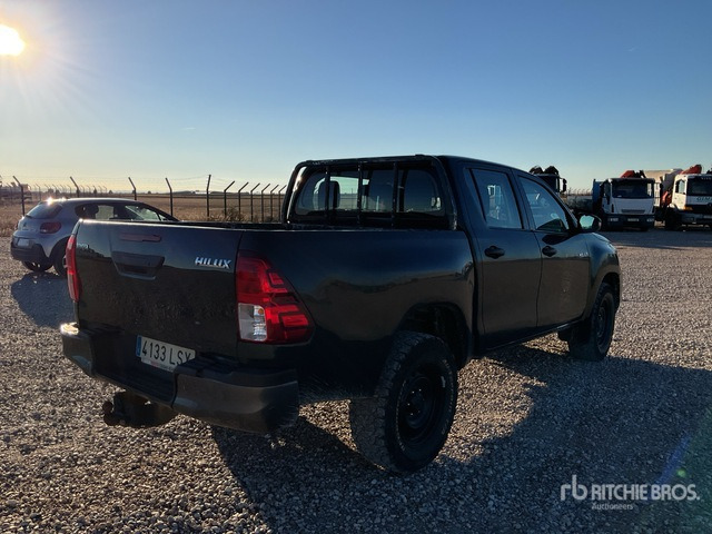 2021 Toyota Hilux 4x4 Crew Cab Pickup - Pikaps: foto 3 2021 Toyota Hilux 4x4 Crew Cab Pickup - Pikaps: foto 3