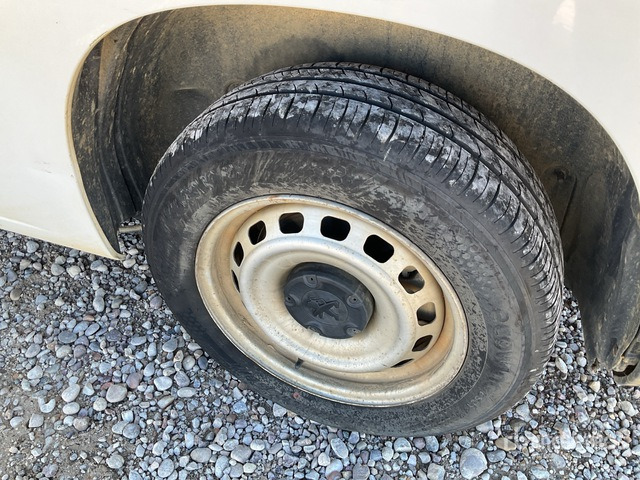 2019 Peugeot Partner Cargo Van - Komercauto: foto 4 2019 Peugeot Partner Cargo Van - Komercauto: foto 4