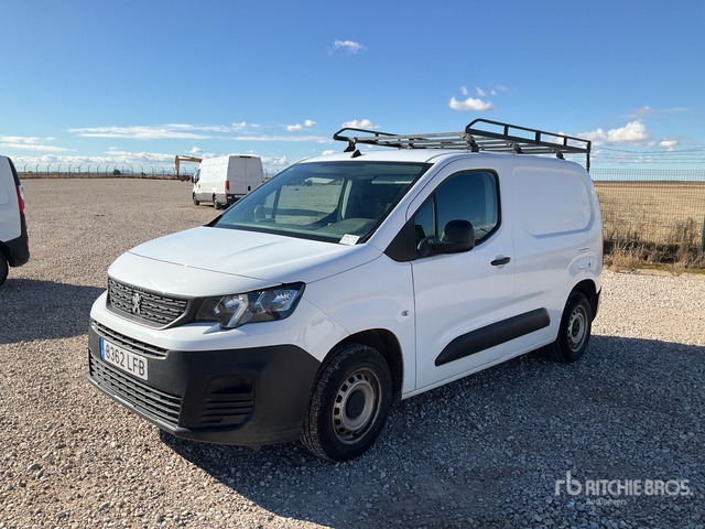 2019 Peugeot Partner Cargo Van - Komercauto: foto 1 2019 Peugeot Partner Cargo Van - Komercauto: foto 1