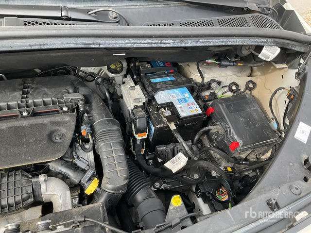 2019 Peugeot Partner Cargo Van - Komercauto: foto 5 2019 Peugeot Partner Cargo Van - Komercauto: foto 5