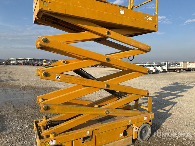2007 Haulotte Compact 10N Electric Scissor Lift - Šķērveida pacēlājs: foto 4 2007 Haulotte Compact 10N Electric Scissor Lift - Šķērveida pacēlājs: foto 4