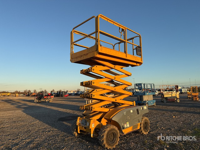 2007 Haulotte Compact 12RTE Electric Scissor Lift - Šķērveida pacēlājs: foto 2 2007 Haulotte Compact 12RTE Electric Scissor Lift - Šķērveida pacēlājs: foto 2