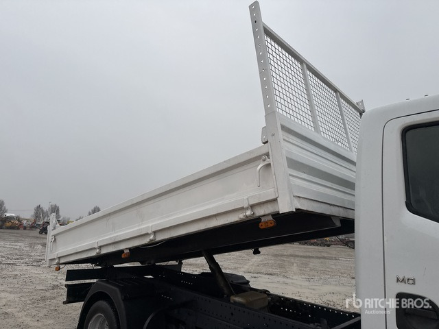 2009 Renault Maxity 4x2 Dump Truck: Light Duty - Kravas automašīna pašizgāzējs: foto 5 2009 Renault Maxity 4x2 Dump Truck: Light Duty - Kravas automašīna pašizgāzējs: foto 5
