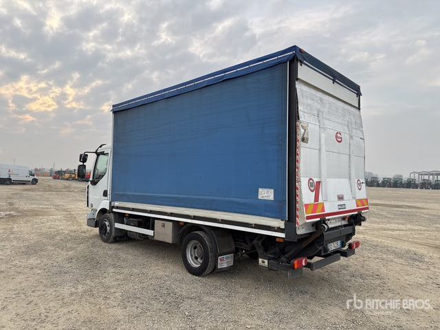 2010 Renault Midlum 215.75 4x2 Curtain Side Truck - Kravas automašīna ar tentu: foto 3 2010 Renault Midlum 215.75 4x2 Curtain Side Truck - Kravas automašīna ar tentu: foto 3