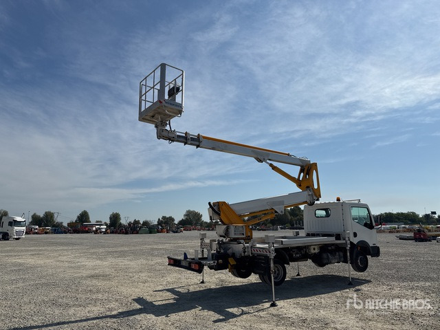 2011 Nissan Cabstar 35 - 11 2011 Multitel Pagliero MX250EX ... Bucket Truck - Autopacēlājs: foto 4 2011 Nissan Cabstar 35 - 11 2011 Multitel Pagliero MX250EX ... Bucket Truck - Autopacēlājs: foto 4