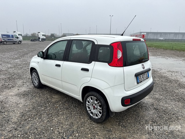 2013 Fiat Panda Automobile - Vieglā automašīna: foto 2 2013 Fiat Panda Automobile - Vieglā automašīna: foto 2