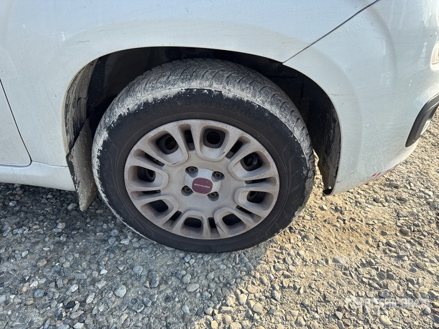 2013 Fiat Panda Automobile - Vieglā automašīna: foto 4 2013 Fiat Panda Automobile - Vieglā automašīna: foto 4