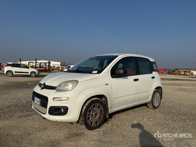 2013 Fiat Panda Automobile - Vieglā automašīna: foto 1 2013 Fiat Panda Automobile - Vieglā automašīna: foto 1