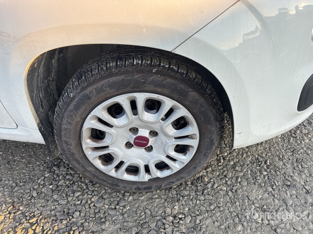 2013 Fiat Panda Automobile - Vieglā automašīna: foto 4 2013 Fiat Panda Automobile - Vieglā automašīna: foto 4