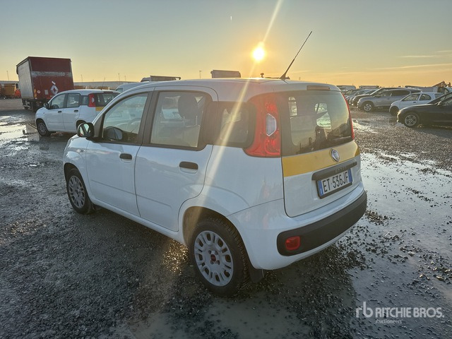 2013 Fiat Panda Automobile - Vieglā automašīna: foto 2 2013 Fiat Panda Automobile - Vieglā automašīna: foto 2