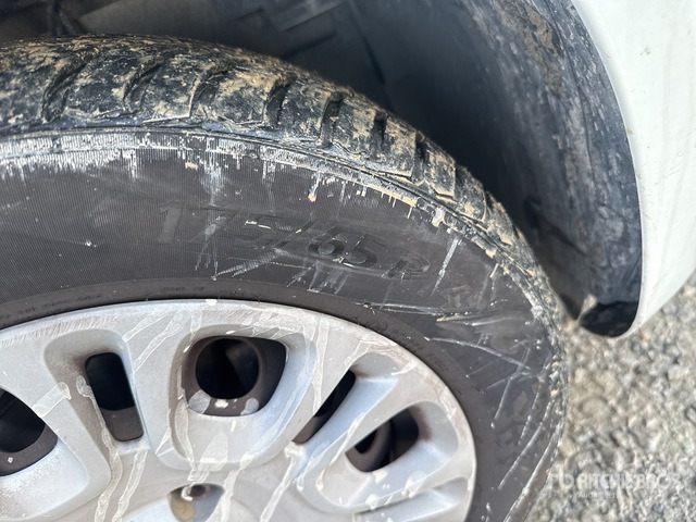 2013 Fiat Panda Automobile - Vieglā automašīna: foto 4 2013 Fiat Panda Automobile - Vieglā automašīna: foto 4