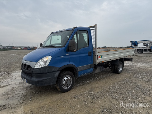 2015 Iveco Daily 35C11 Autocarro cassone fisso - Automašīna ar kravas platformu: foto 2 2015 Iveco Daily 35C11 Autocarro cassone fisso - Automašīna ar kravas platformu: foto 2