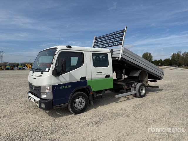 2015 Mitsubishi Canter Crew Cab Dump Truck: Light Duty - Kravas automašīna pašizgāzējs: foto 2 2015 Mitsubishi Canter Crew Cab Dump Truck: Light Duty - Kravas automašīna pašizgāzējs: foto 2