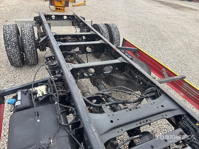 2015 Mitsubishi Fuso Canter 4x2 Cab and Chassis - Šasija kravas automašīna: foto 4 2015 Mitsubishi Fuso Canter 4x2 Cab and Chassis - Šasija kravas automašīna: foto 4